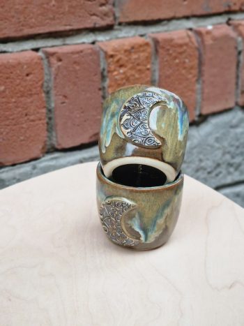 Czarka Waning Crescent mini Rainbow